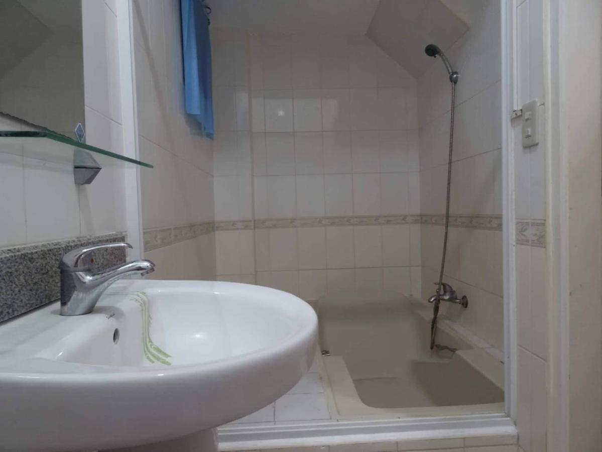 Julz Tropical Apartments Olongapo Luaran gambar